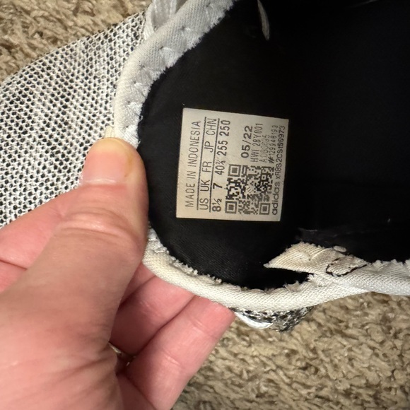 Adidas Gray tennis shoes - Picture 4 of 4